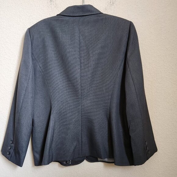 Tahari Blazer Women Size 16 Large Gray Stretch Knit 3 Buttons Modern Cut - Picture 4 of 13